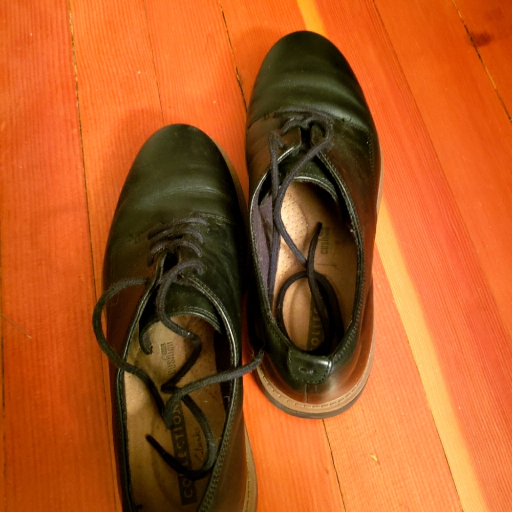 Black tie up dress shoes